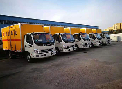 坡头镇爆破器材运输车