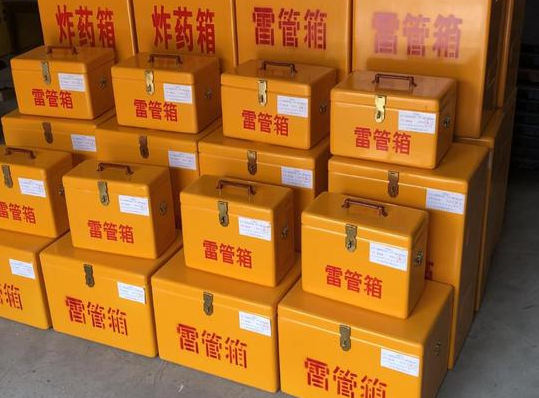 坡头镇玻璃钢雷管箱的使用寿命一般是多少？