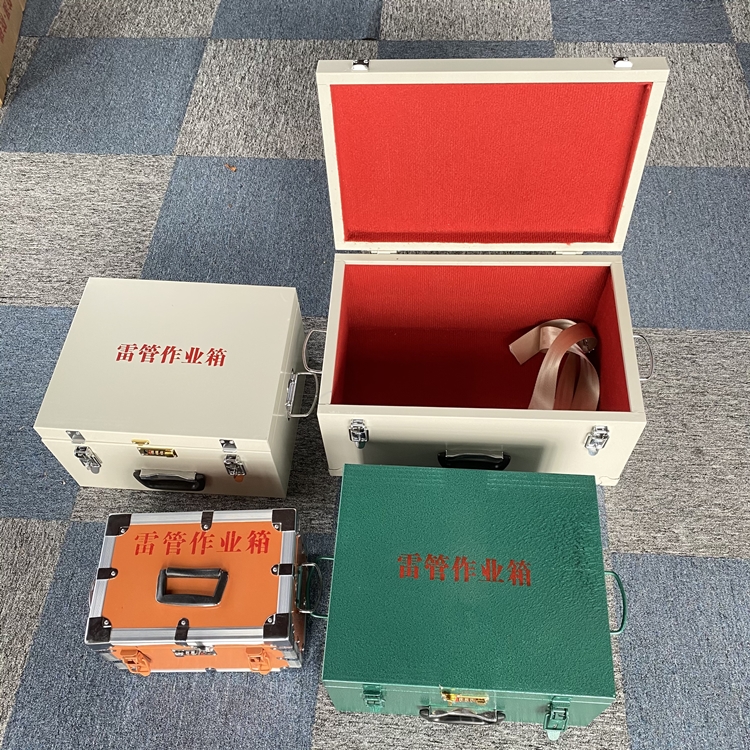 坡头镇爆破工程作业箱如何选择？玻璃钢与传统材质的全面对比